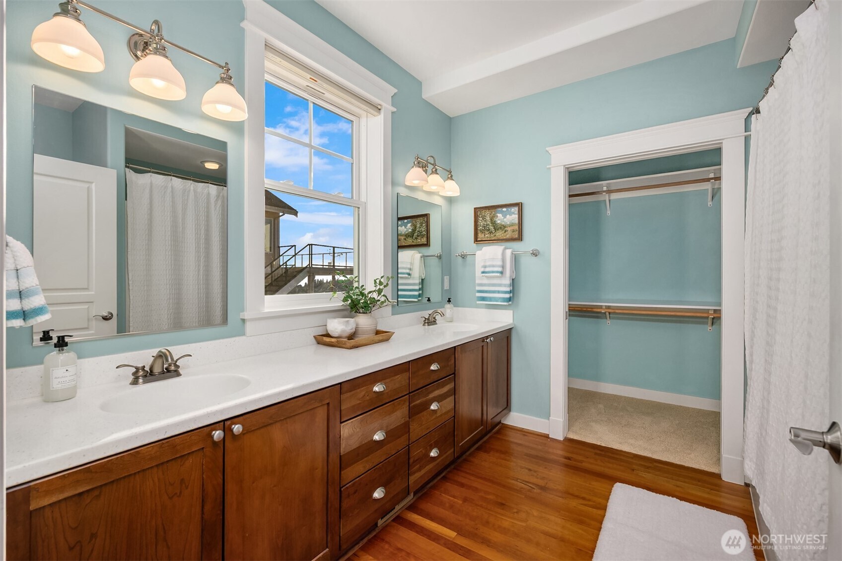 37918 Vista Key Drive NE, Hansville, WA 98340