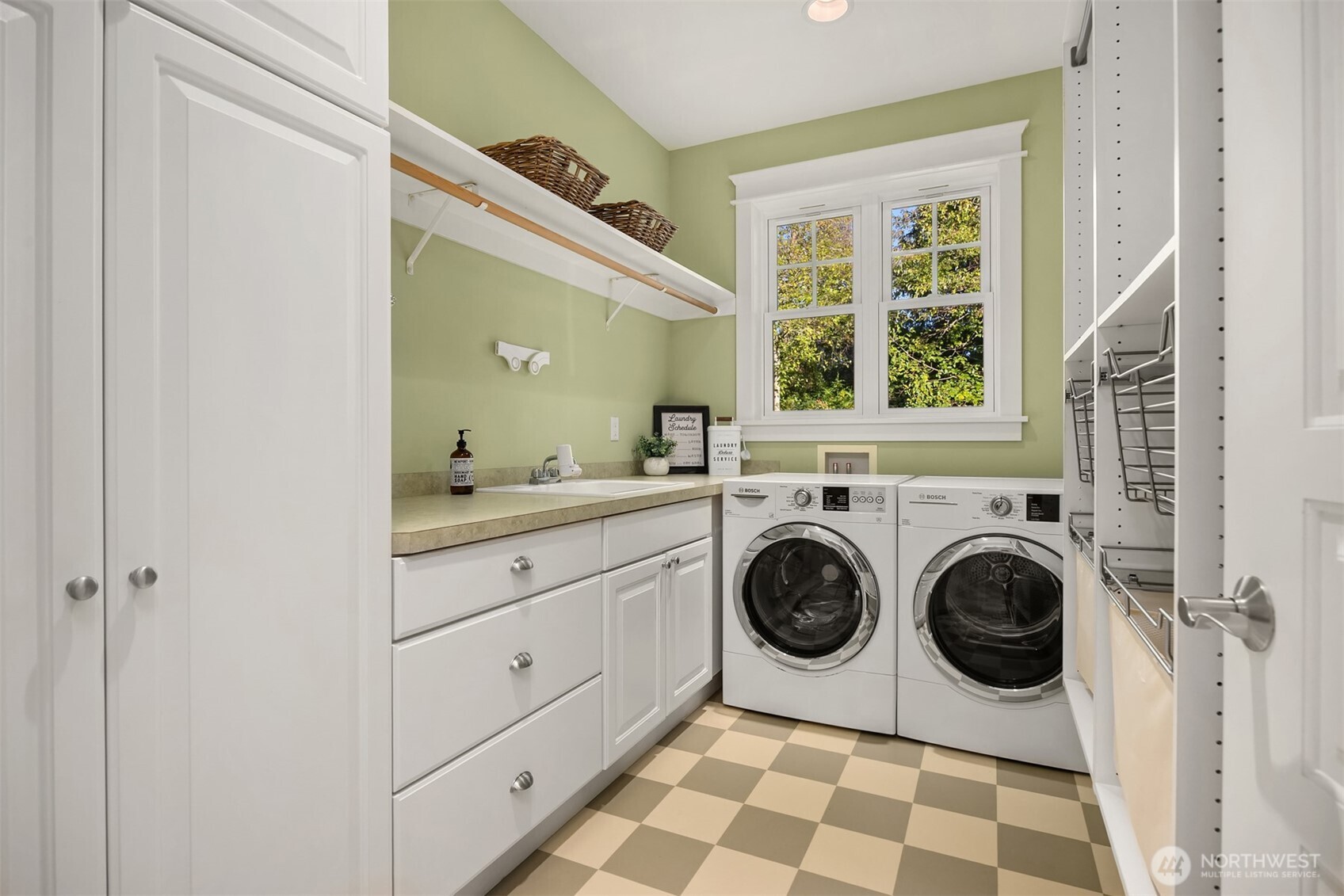 37918 Vista Key Drive NE, Hansville, WA 98340