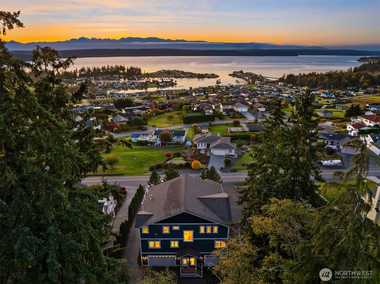 37918 Vista Key Drive NE, Hansville, WA 98340