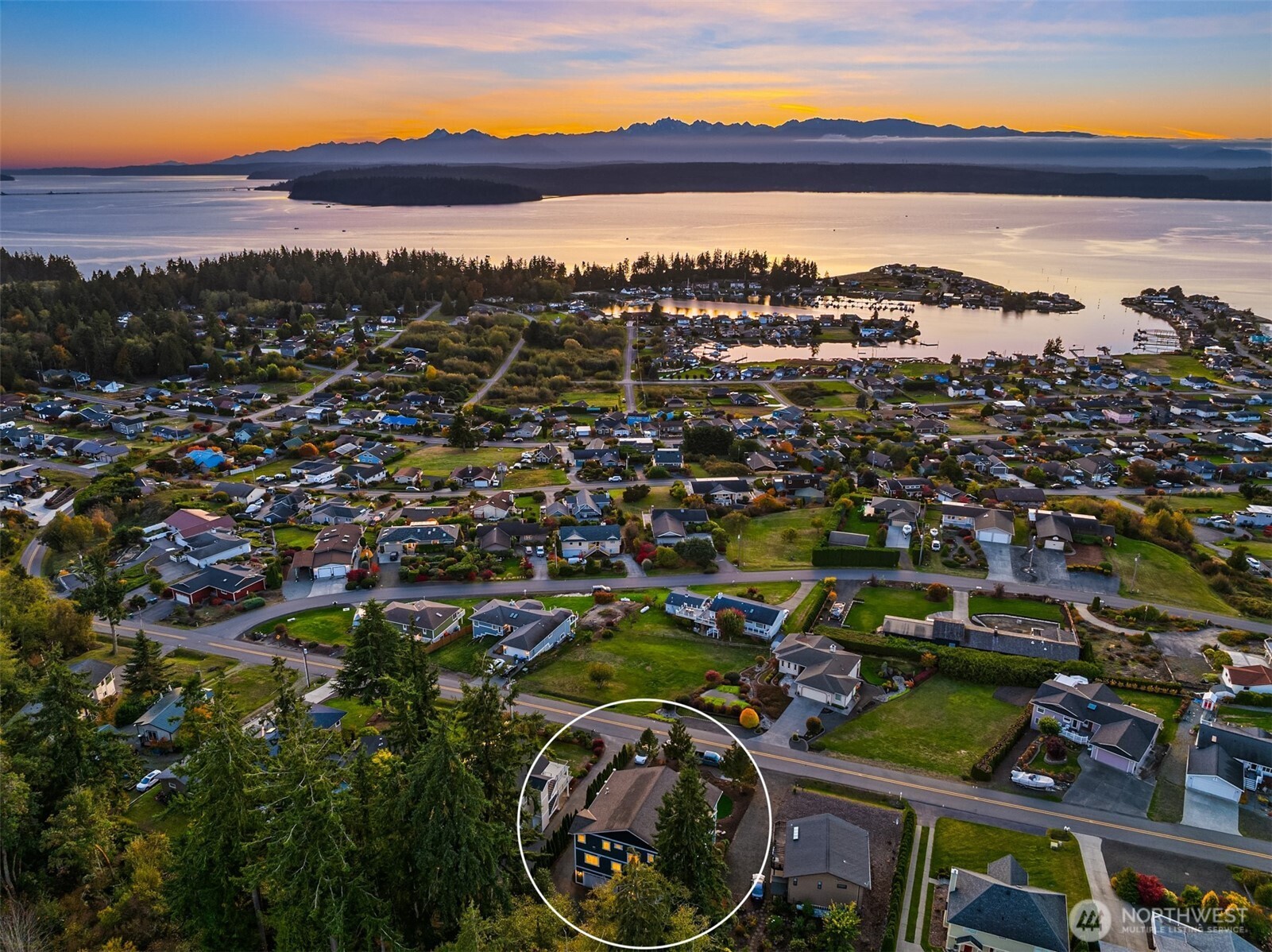 37918 Vista Key Drive NE, Hansville, WA 98340