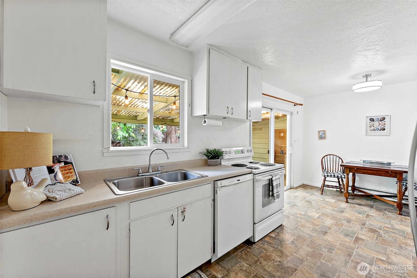 8813 Old Highway 99 SE, Tumwater, WA 98501