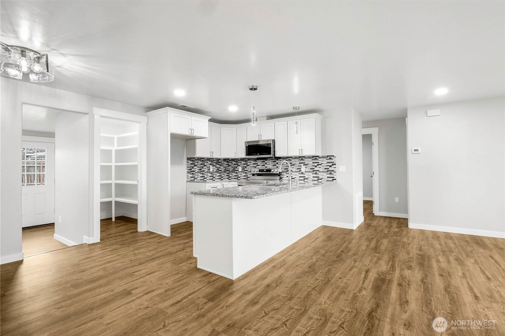 3120 W Lakeside Drive , Moses Lake, WA 98837