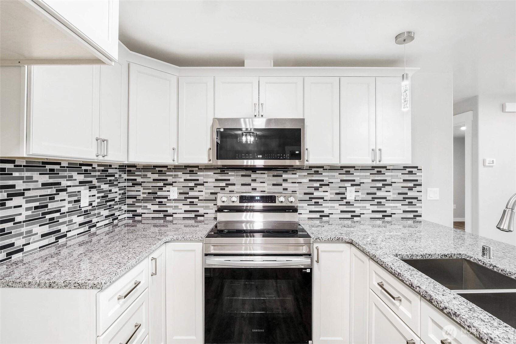 3120 W Lakeside Drive , Moses Lake, WA 98837