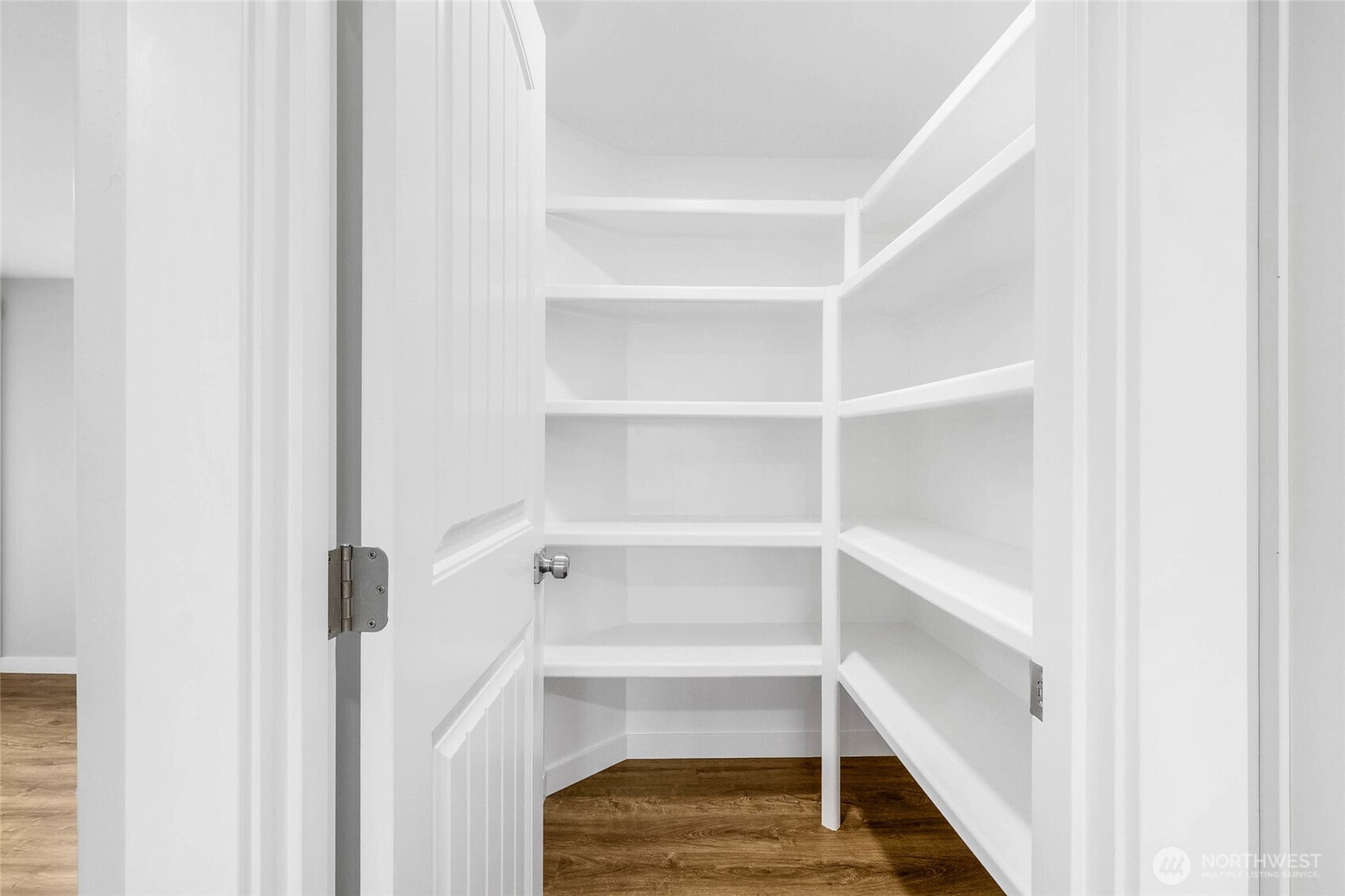 3120 W Lakeside Drive , Moses Lake, WA 98837