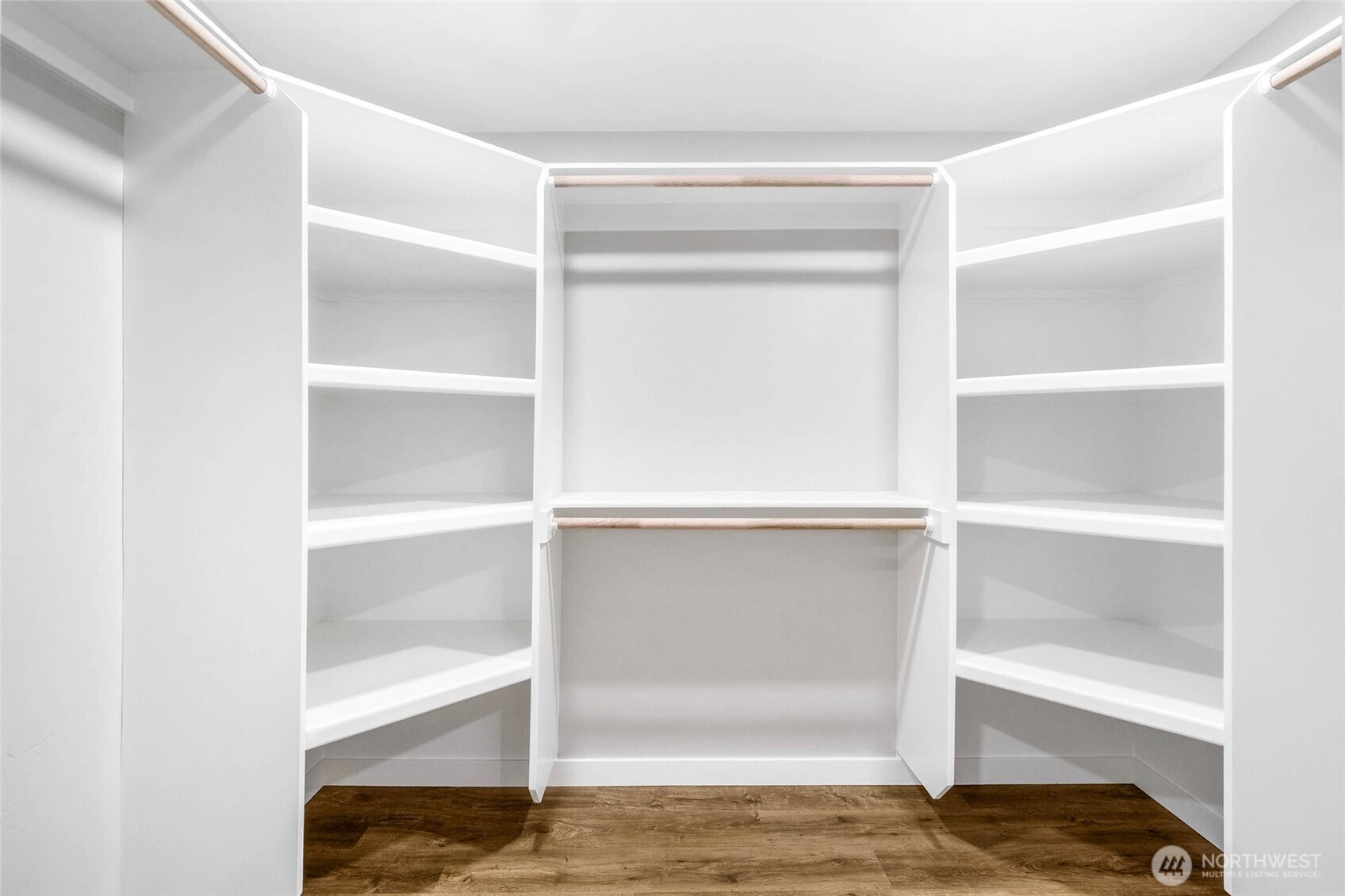 3120 W Lakeside Drive , Moses Lake, WA 98837