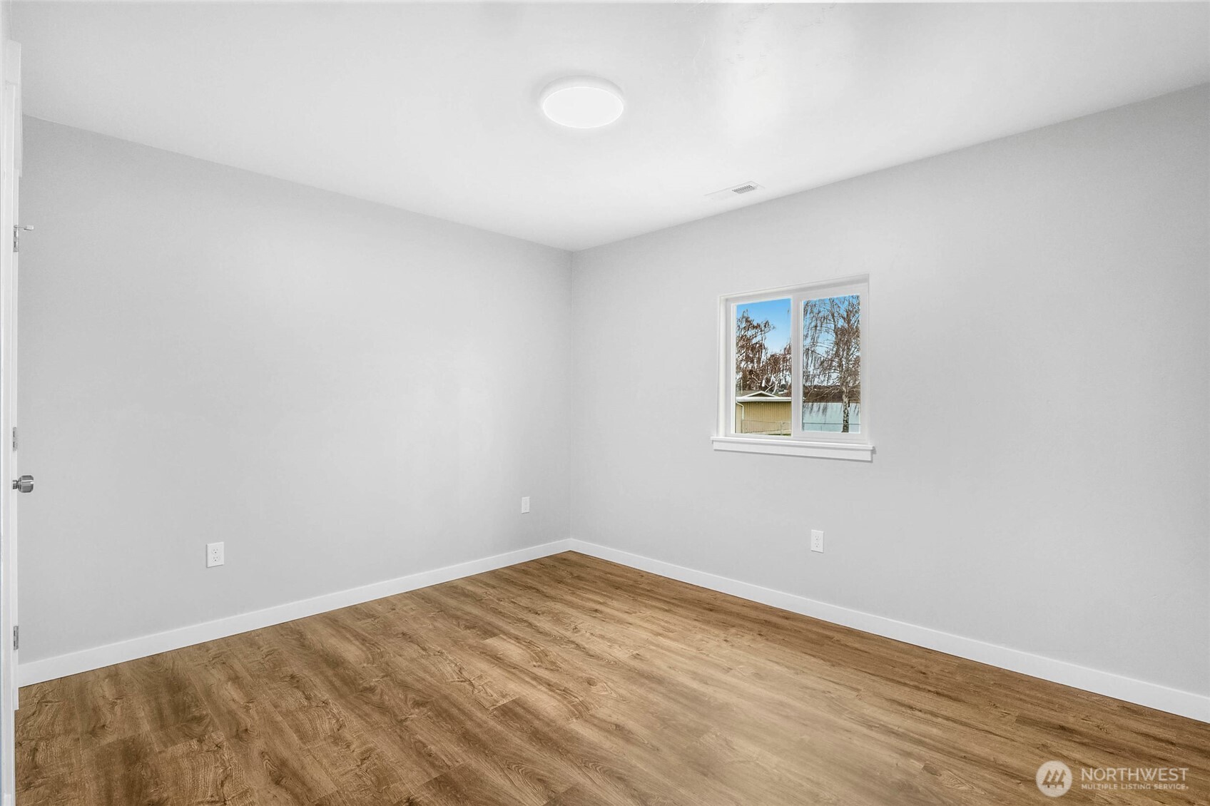 3120 W Lakeside Drive , Moses Lake, WA 98837