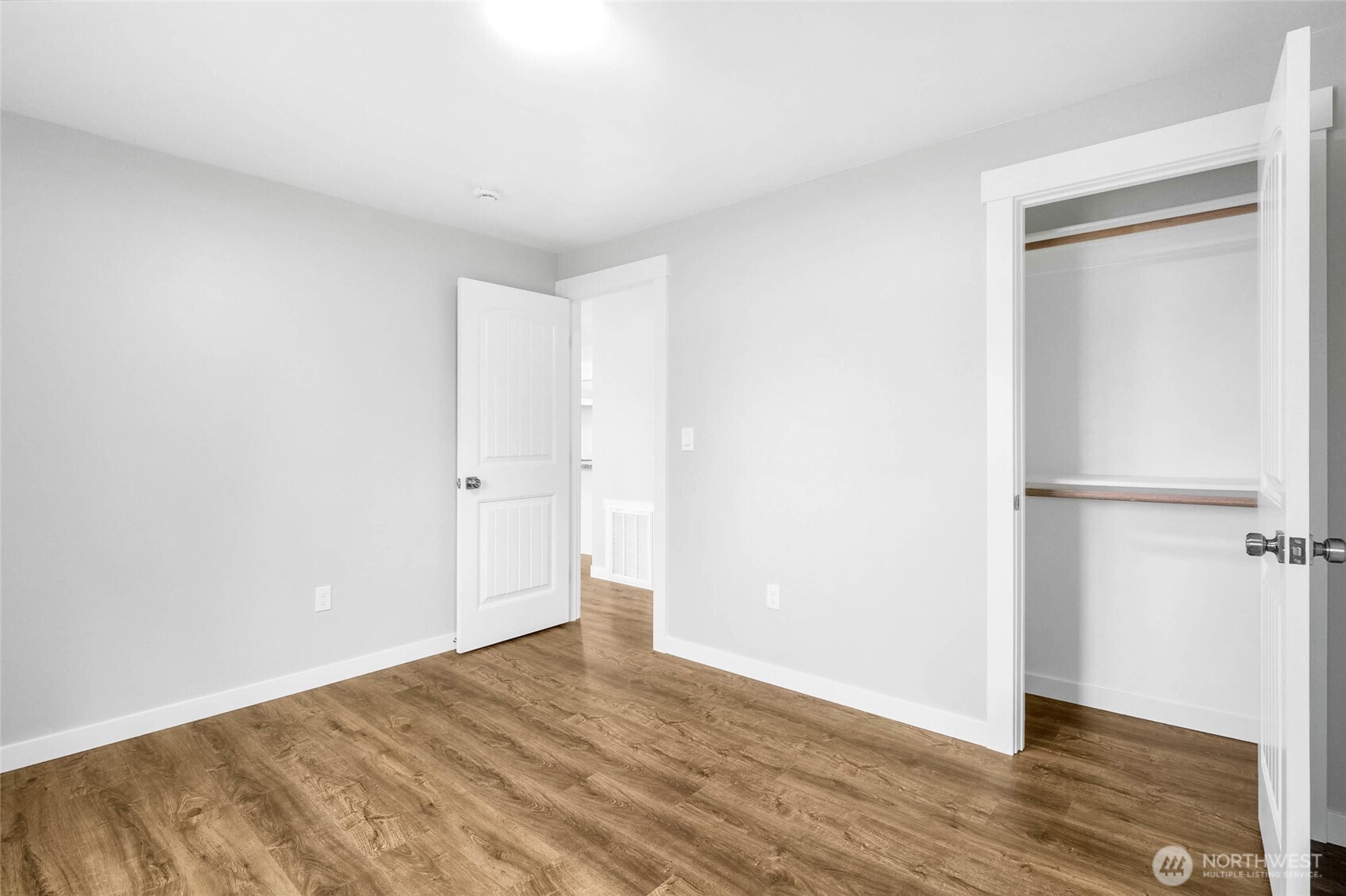 3120 W Lakeside Drive , Moses Lake, WA 98837