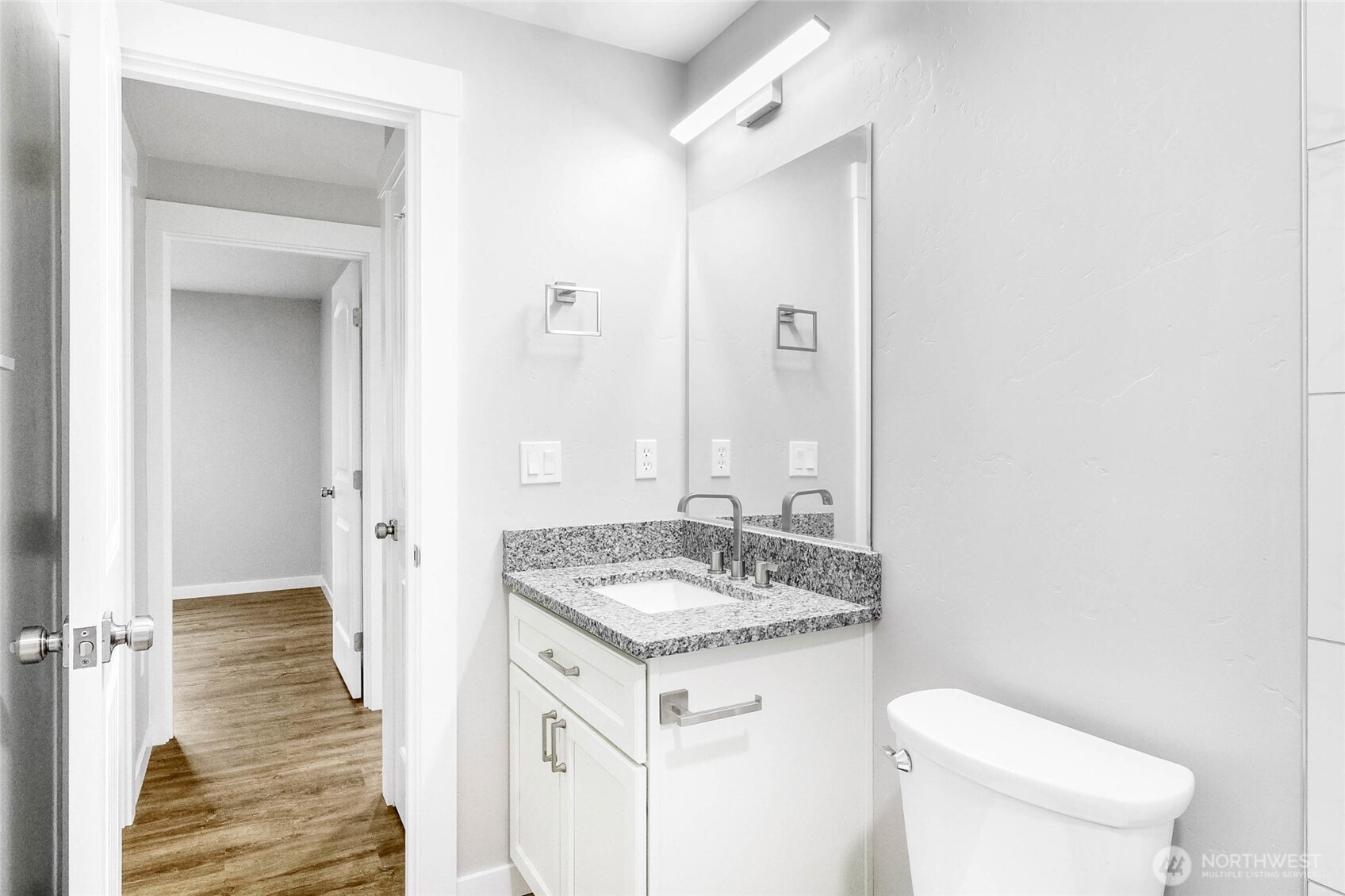 3120 W Lakeside Drive , Moses Lake, WA 98837