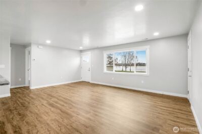 3120 W Lakeside Drive , Moses Lake, WA 98837 - Photo 9