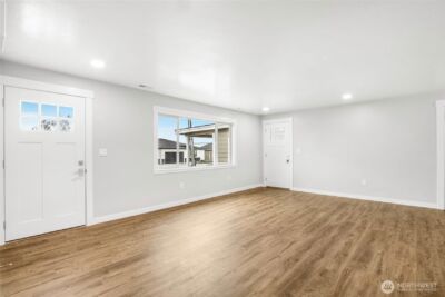 3120 W Lakeside Drive , Moses Lake, WA 98837 - Photo 10