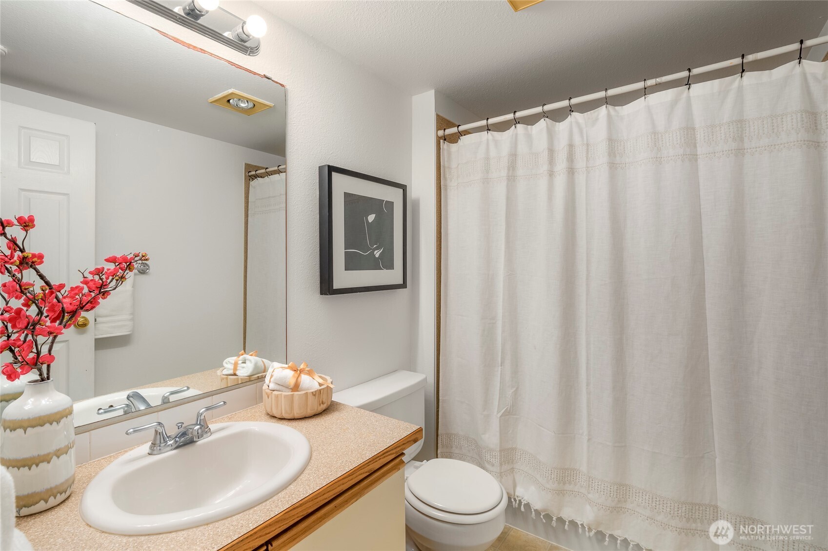 17124 44th Avenue W #A101, Lynnwood, WA 98037