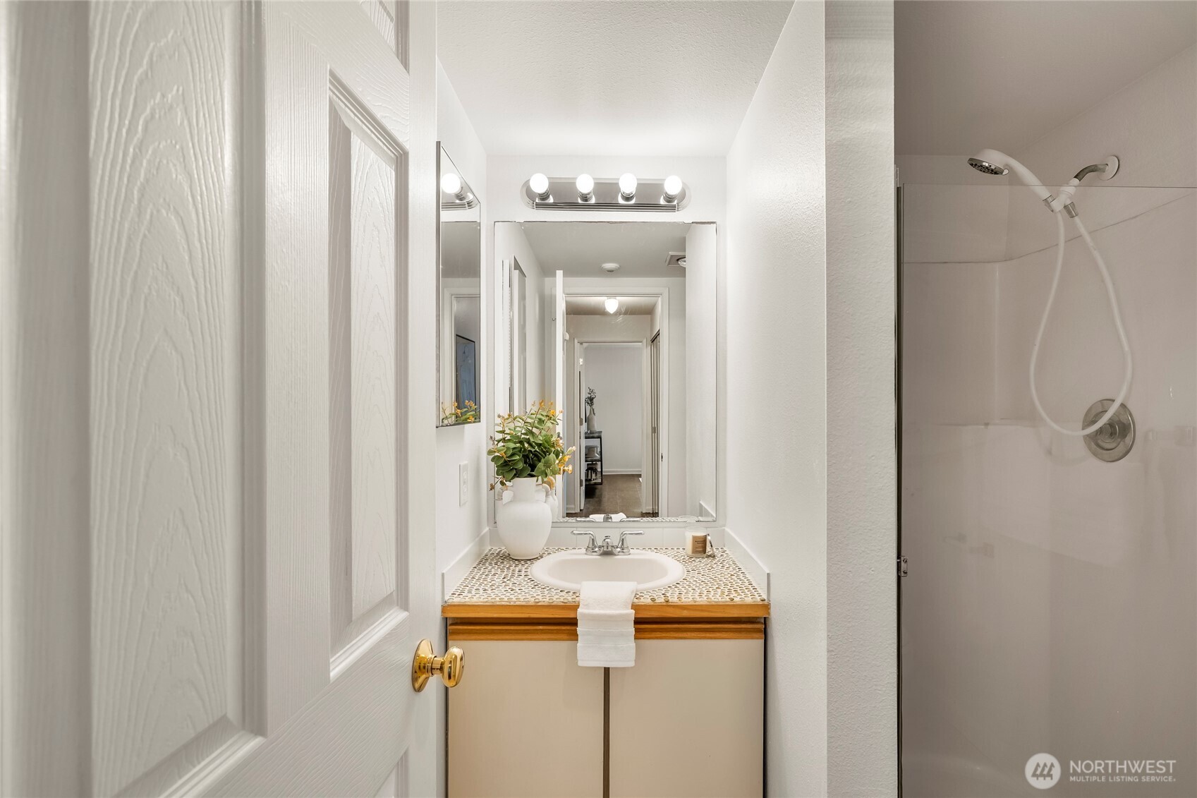 17124 44th Avenue W #A101, Lynnwood, WA 98037