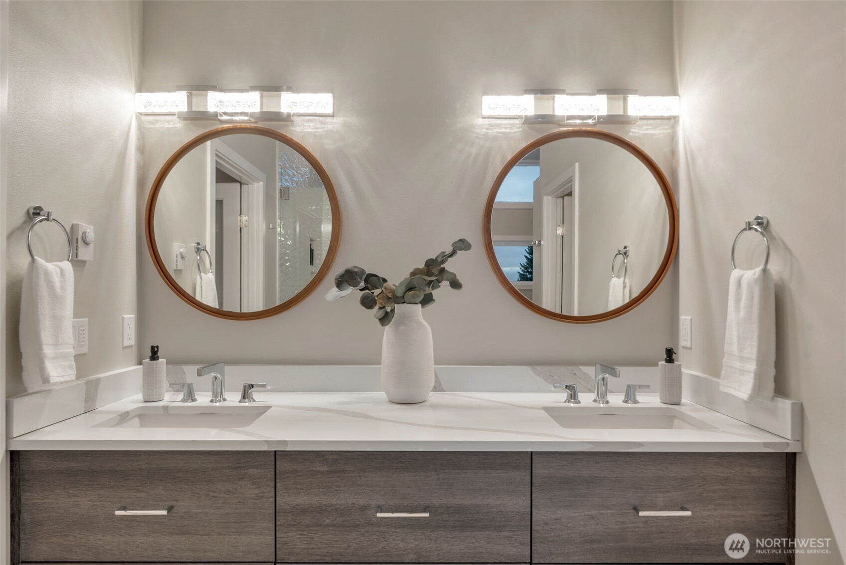 3208 89th Place SE, Mercer Island, WA 98040