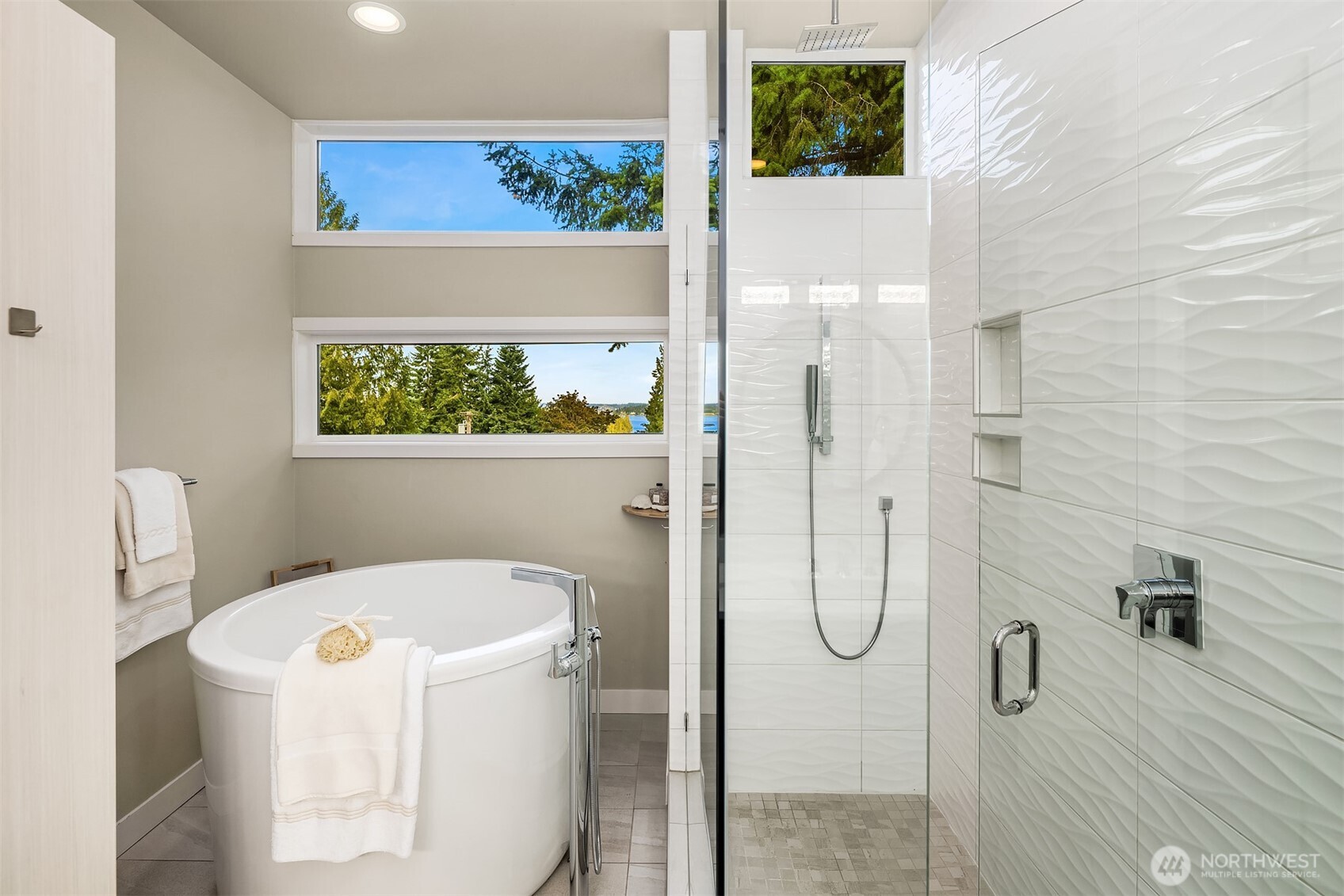 3208 89th Place SE, Mercer Island, WA 98040