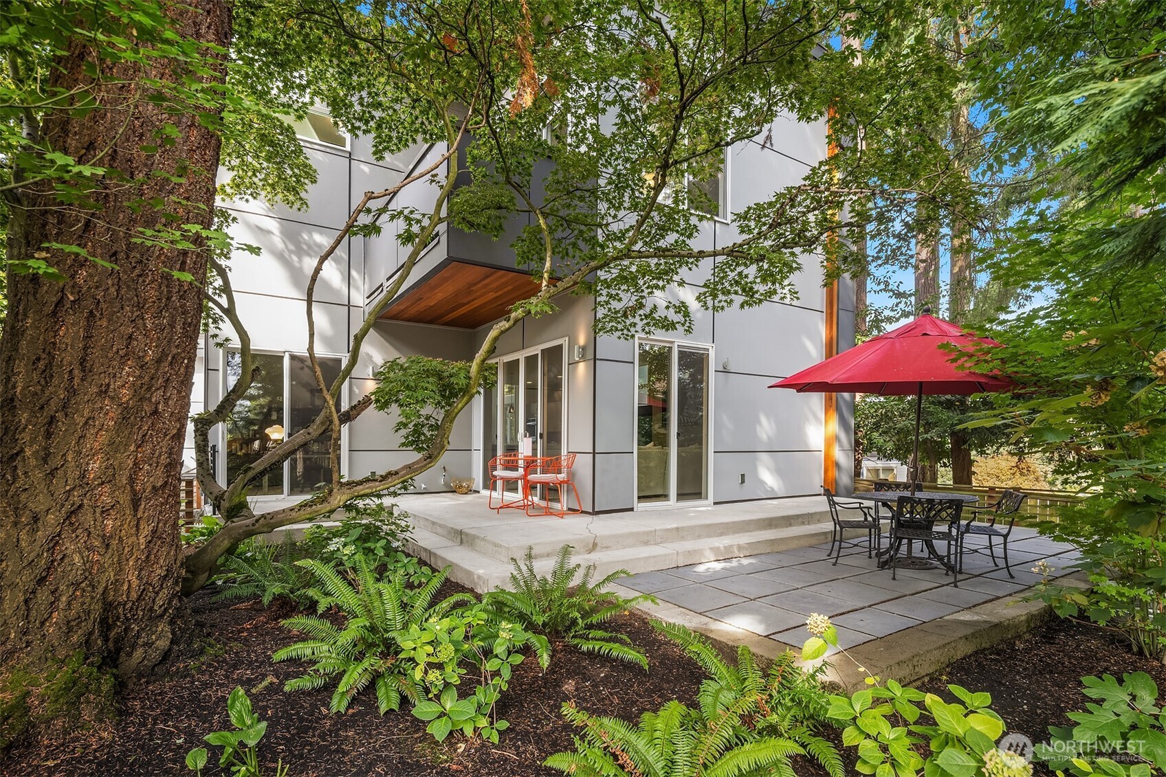 3208 89th Place SE, Mercer Island, WA 98040