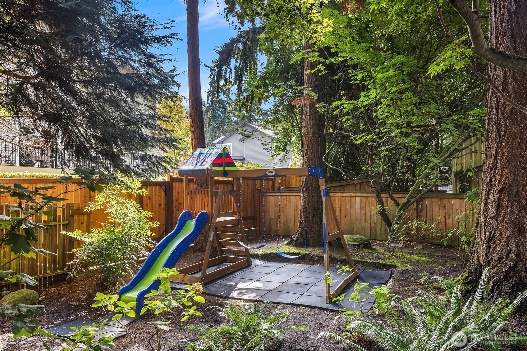 3208 89th Place SE, Mercer Island, WA 98040