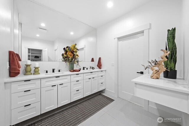 215 SE Desert Hills Loop , Moses Lake, WA 98837