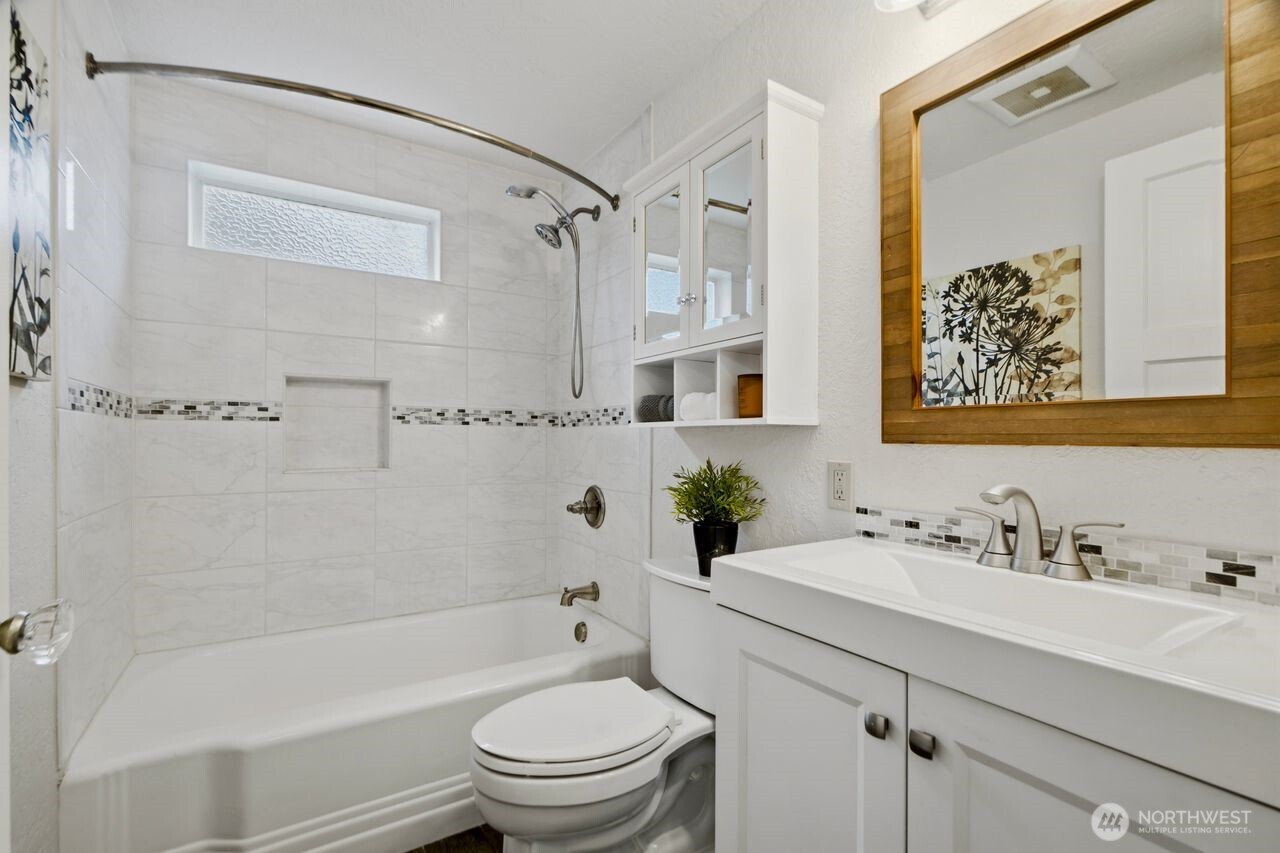 7102 N 9th Street , Tacoma, WA 98406