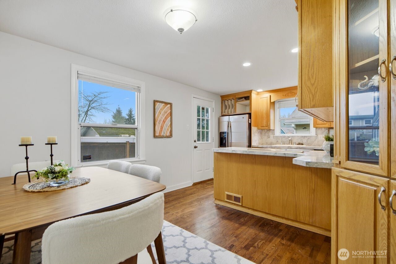 7102 N 9th Street , Tacoma, WA 98406