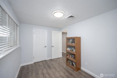 630 W Loop Drive , Moses Lake, WA 98837 - Photo 11