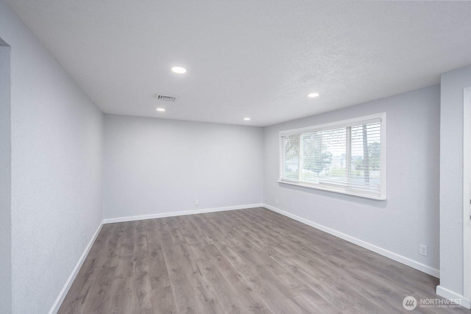 630 W Loop Drive , Moses Lake, WA 98837