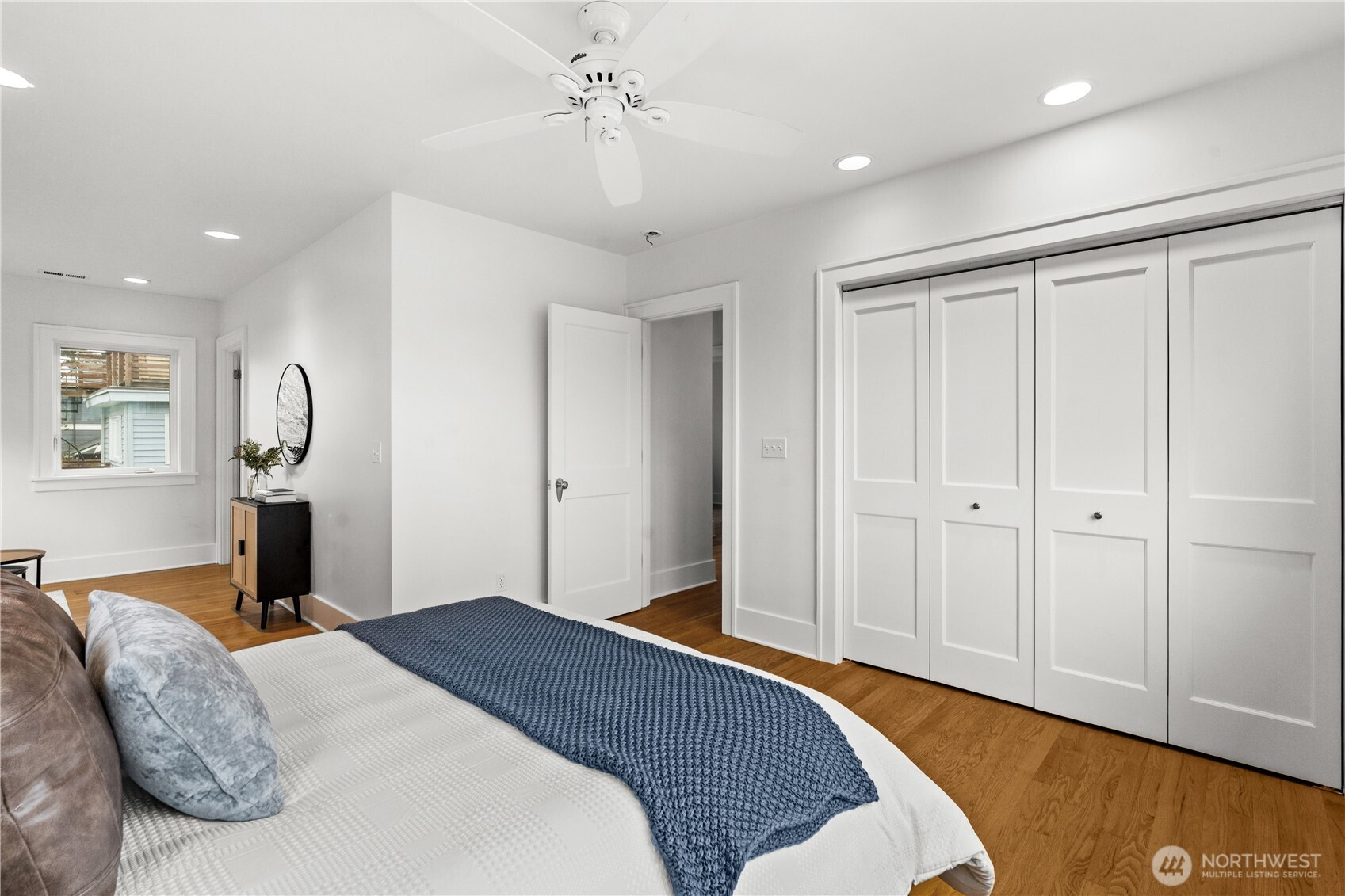 8211 Linden Avenue N, Seattle, WA 98103