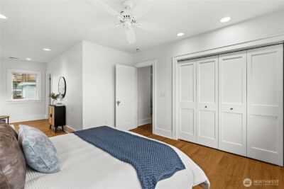 8211 Linden Avenue N, Seattle, WA 98103 - Photo 16