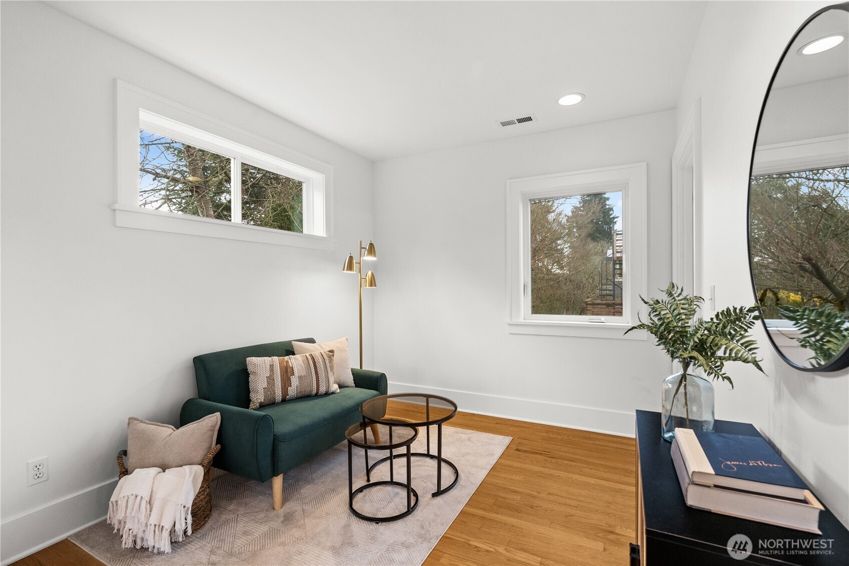 8211 Linden Avenue N, Seattle, WA 98103