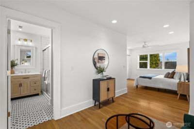 8211 Linden Avenue N, Seattle, WA 98103 - Photo 18