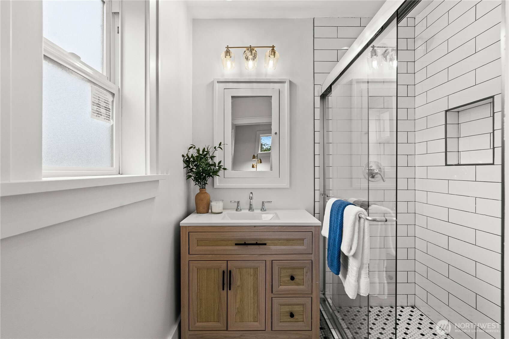 8211 Linden Avenue N, Seattle, WA 98103