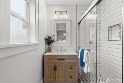 8211 Linden Avenue N, Seattle, WA 98103 - Photo 19