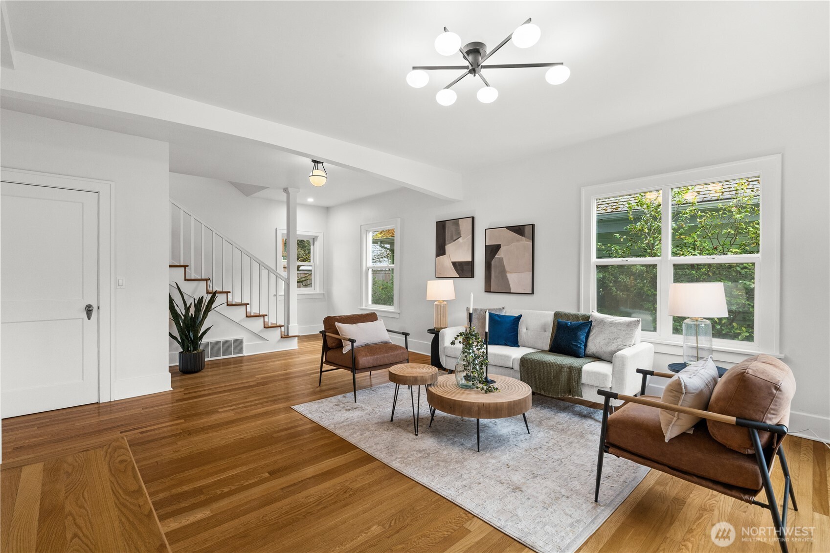 8211 Linden Avenue N, Seattle, WA 98103