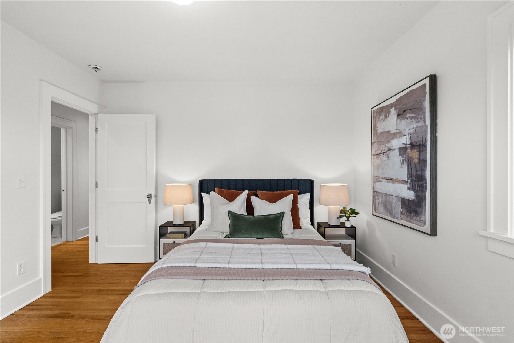 8211 Linden Avenue N, Seattle, WA 98103