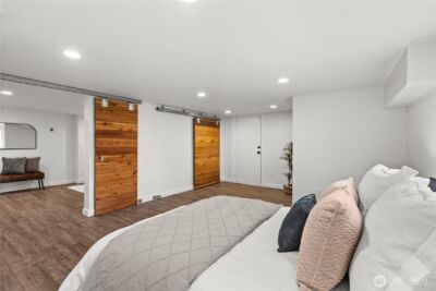 8211 Linden Avenue N, Seattle, WA 98103 - Photo 29