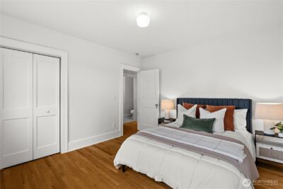 8211 Linden Avenue N, Seattle, WA 98103 - Photo 31