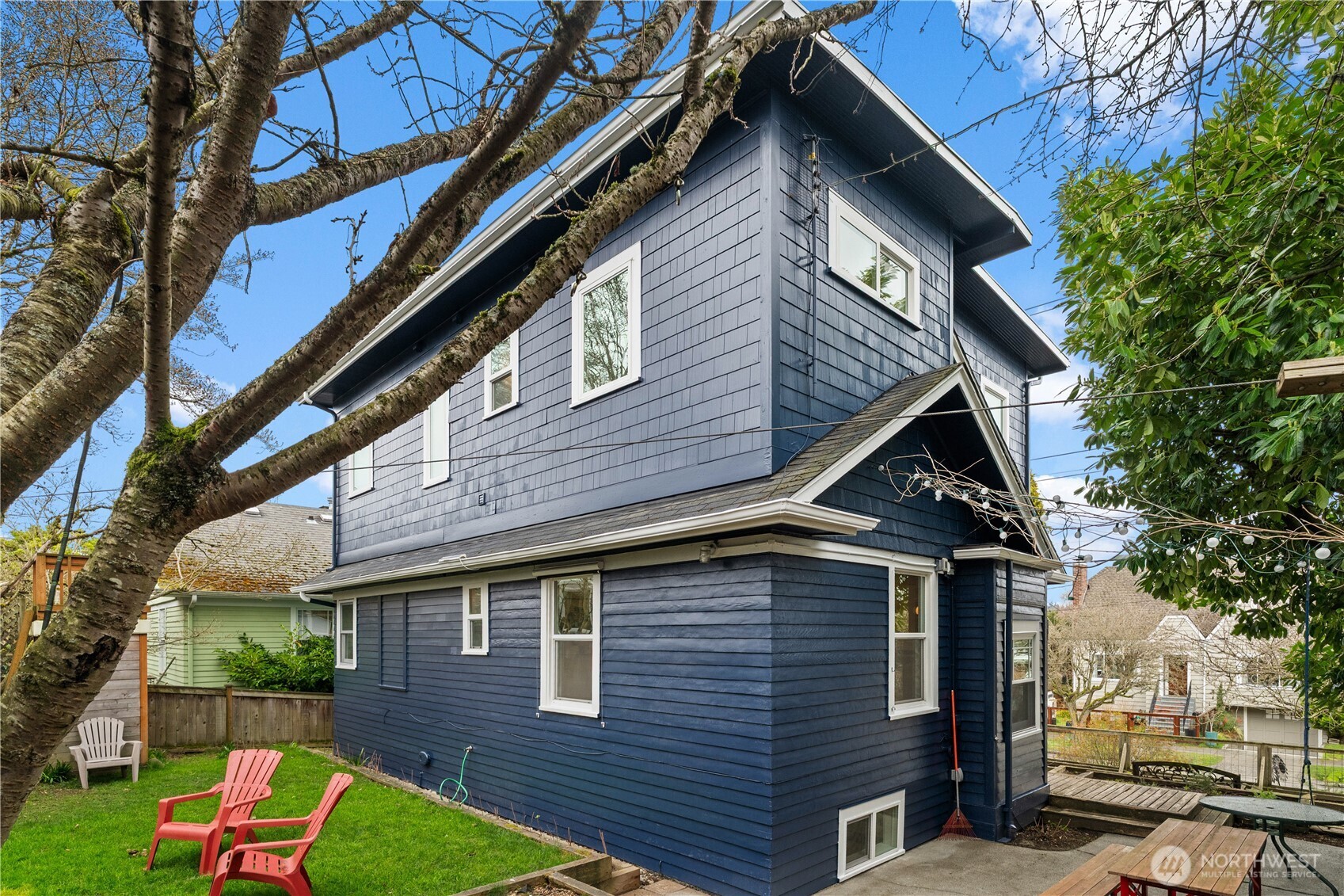 8211 Linden Avenue N, Seattle, WA 98103