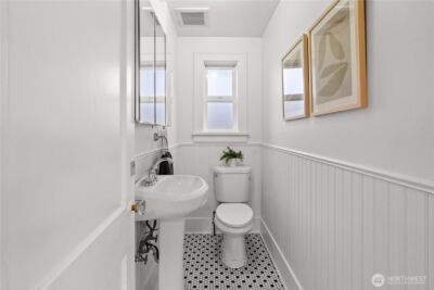 8211 Linden Avenue N, Seattle, WA 98103 - Photo 6