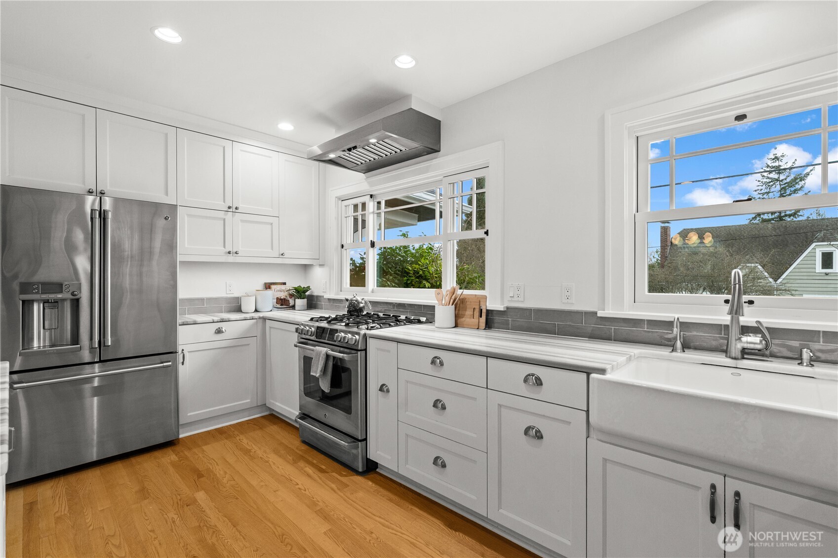 8211 Linden Avenue N, Seattle, WA 98103