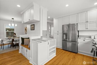 8211 Linden Avenue N, Seattle, WA 98103 - Photo 10