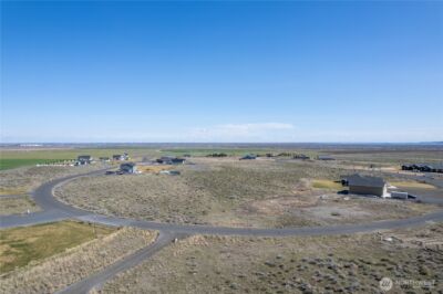 595 SE Desert Hills Loop , Moses Lake, WA 98837 - Photo 2