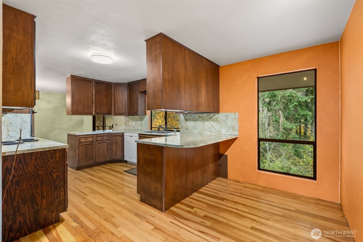 465 Upper Grand Avenue , Hoquiam, WA 98550