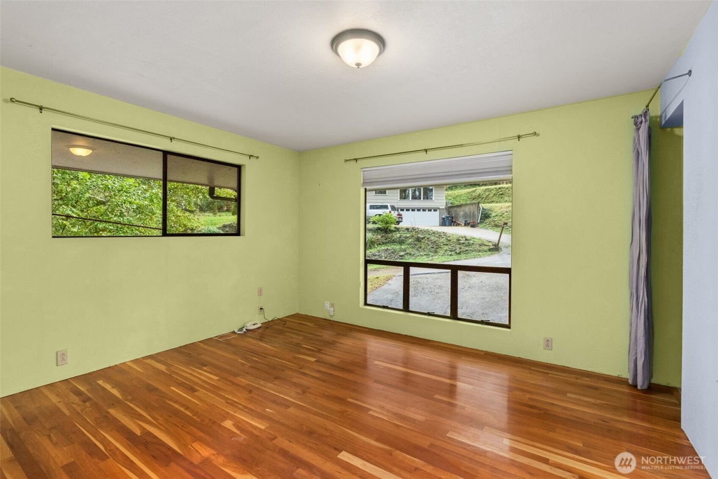 465 Upper Grand Avenue , Hoquiam, WA 98550