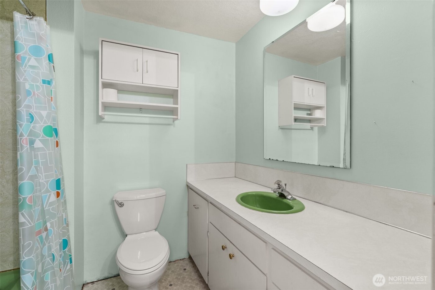 465 Upper Grand Avenue , Hoquiam, WA 98550