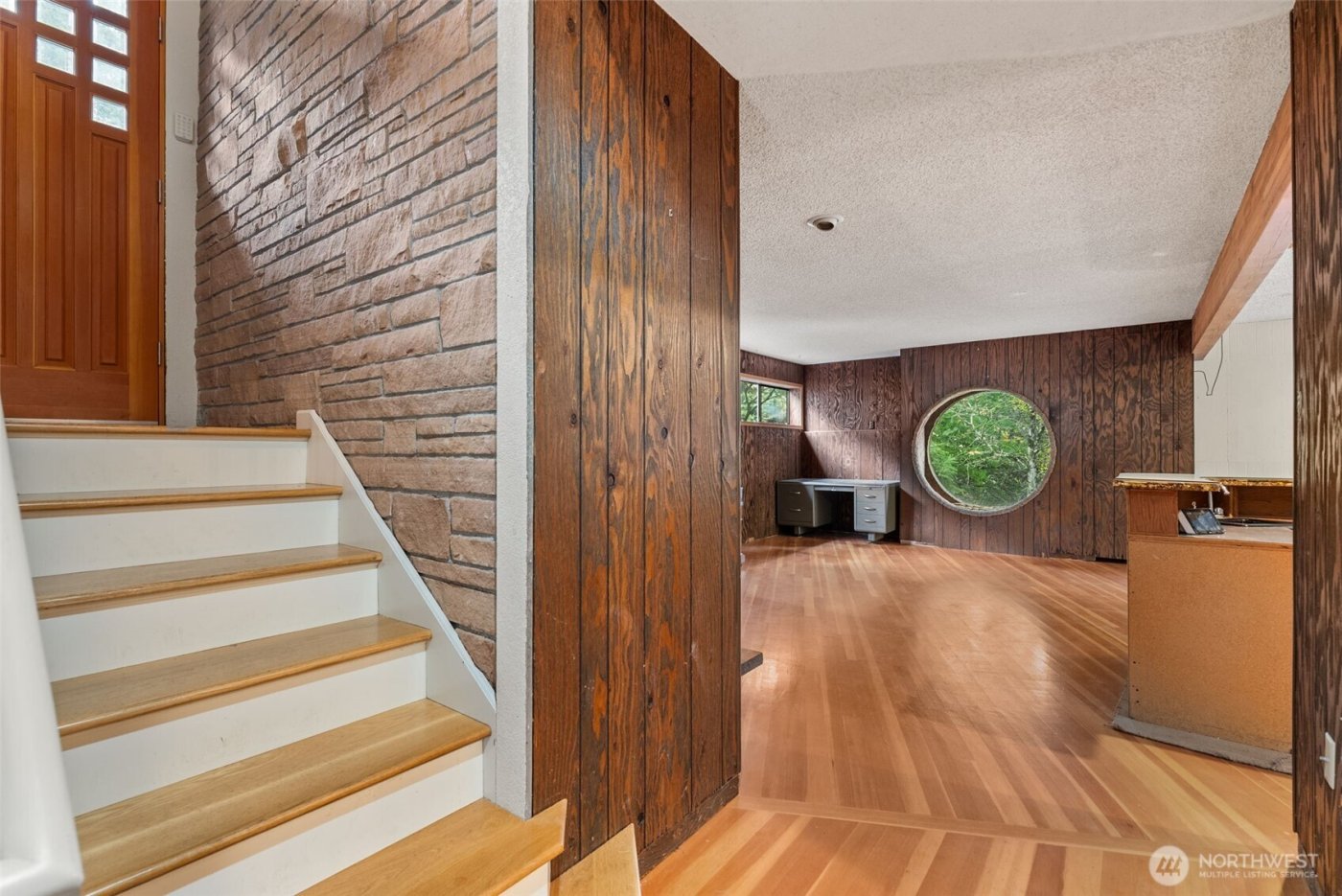 465 Upper Grand Avenue , Hoquiam, WA 98550