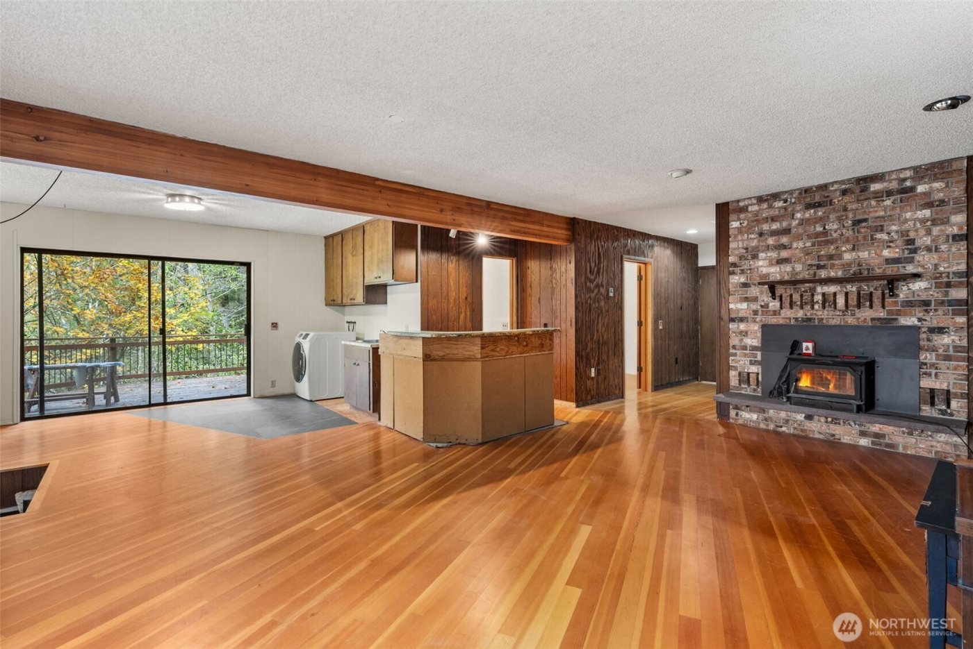 465 Upper Grand Avenue , Hoquiam, WA 98550