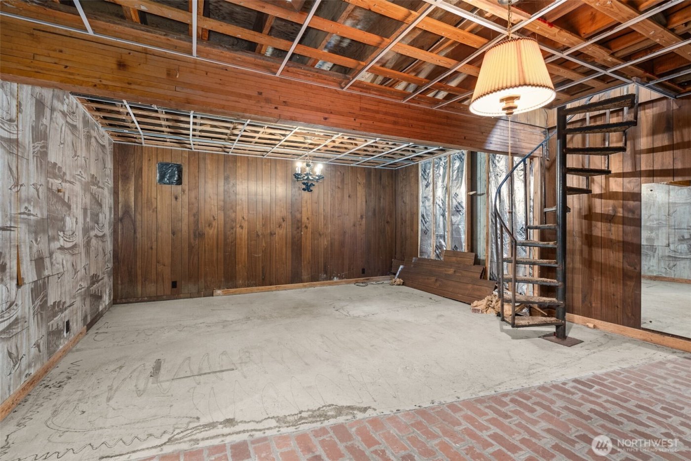 465 Upper Grand Avenue , Hoquiam, WA 98550