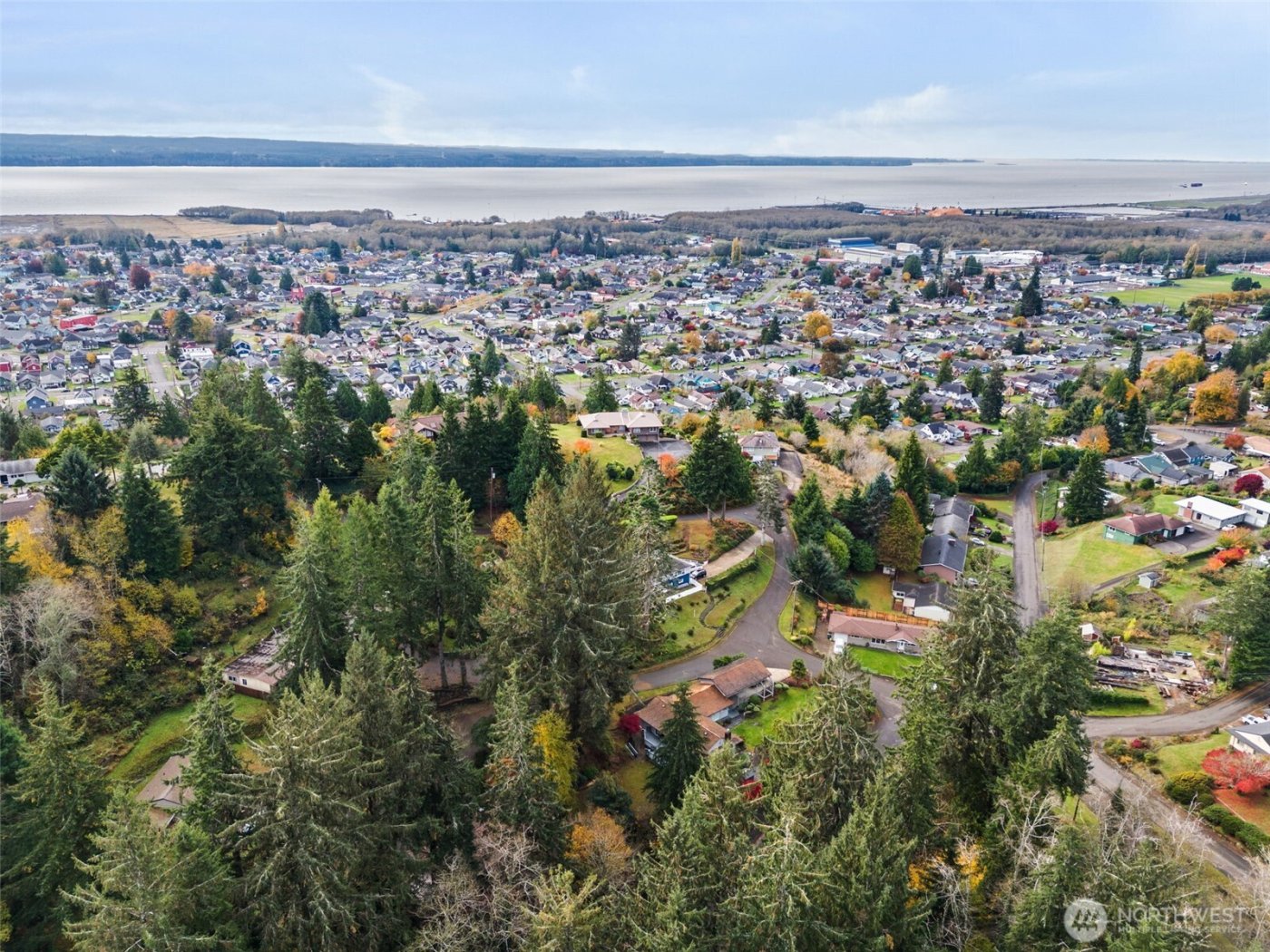 465 Upper Grand Avenue , Hoquiam, WA 98550