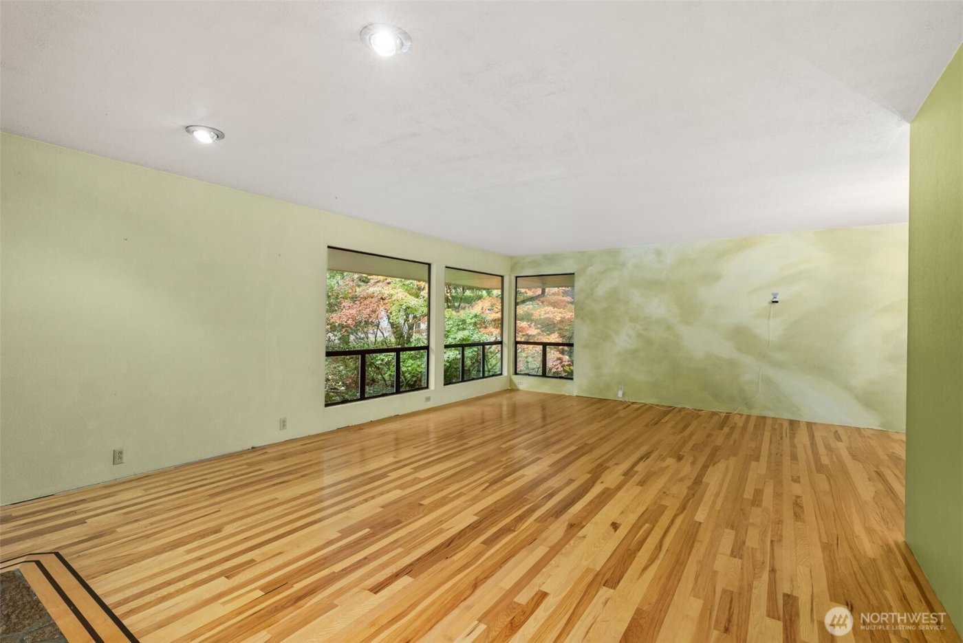 465 Upper Grand Avenue , Hoquiam, WA 98550