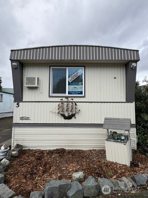 7031 NE 175th Street #5, Kenmore, WA 98028