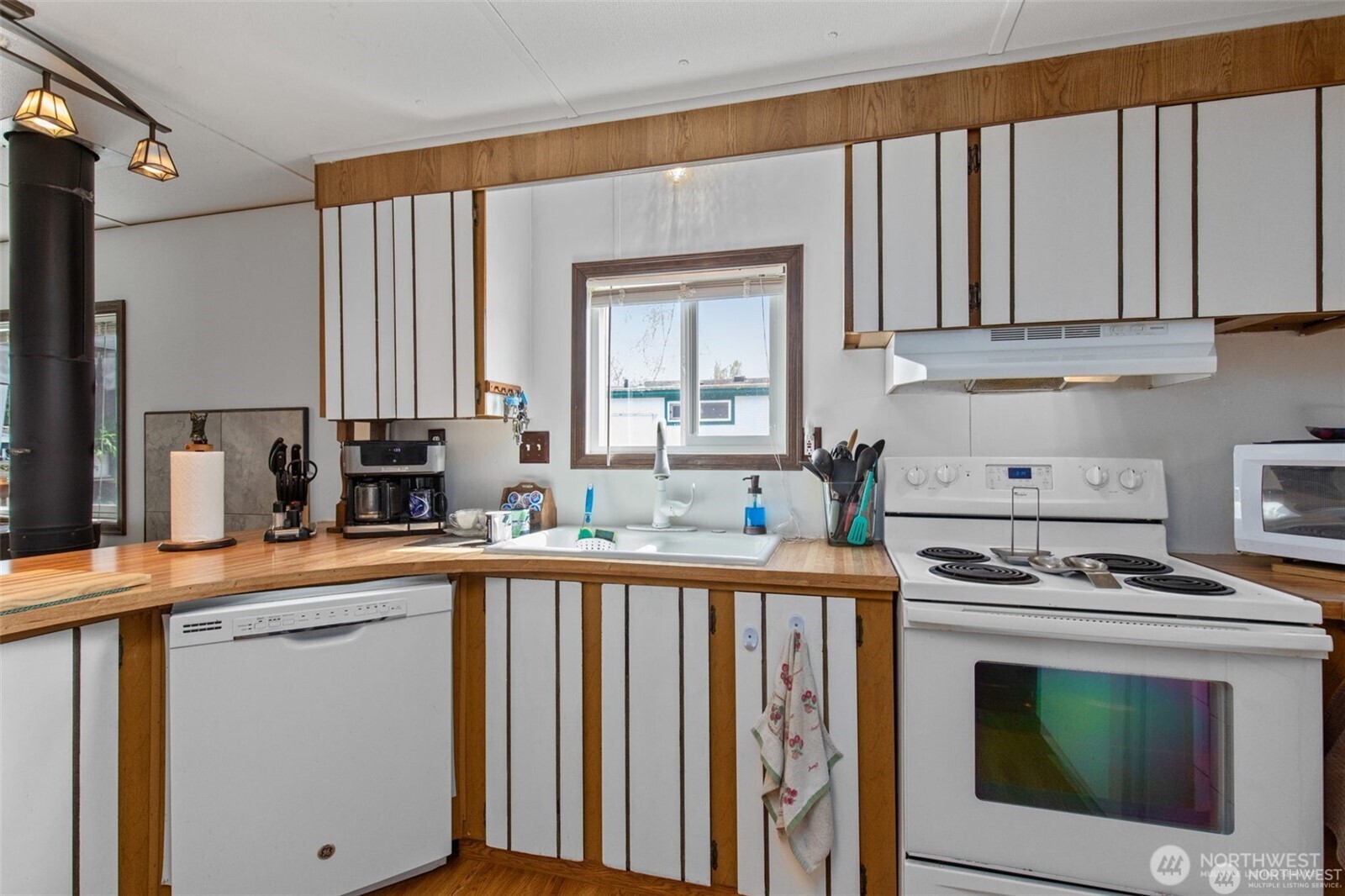 7031 NE 175th Street #5, Kenmore, WA 98028